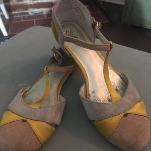 Seychelles Freesia Flats